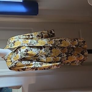 Lightweight coat, floral from Kasper fits an M